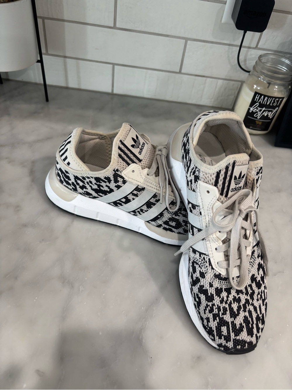 🌸adidas Women's Black and Beige Knit Pattern Sneakers
